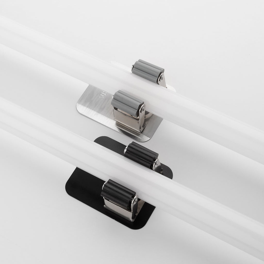 Wall blade holder