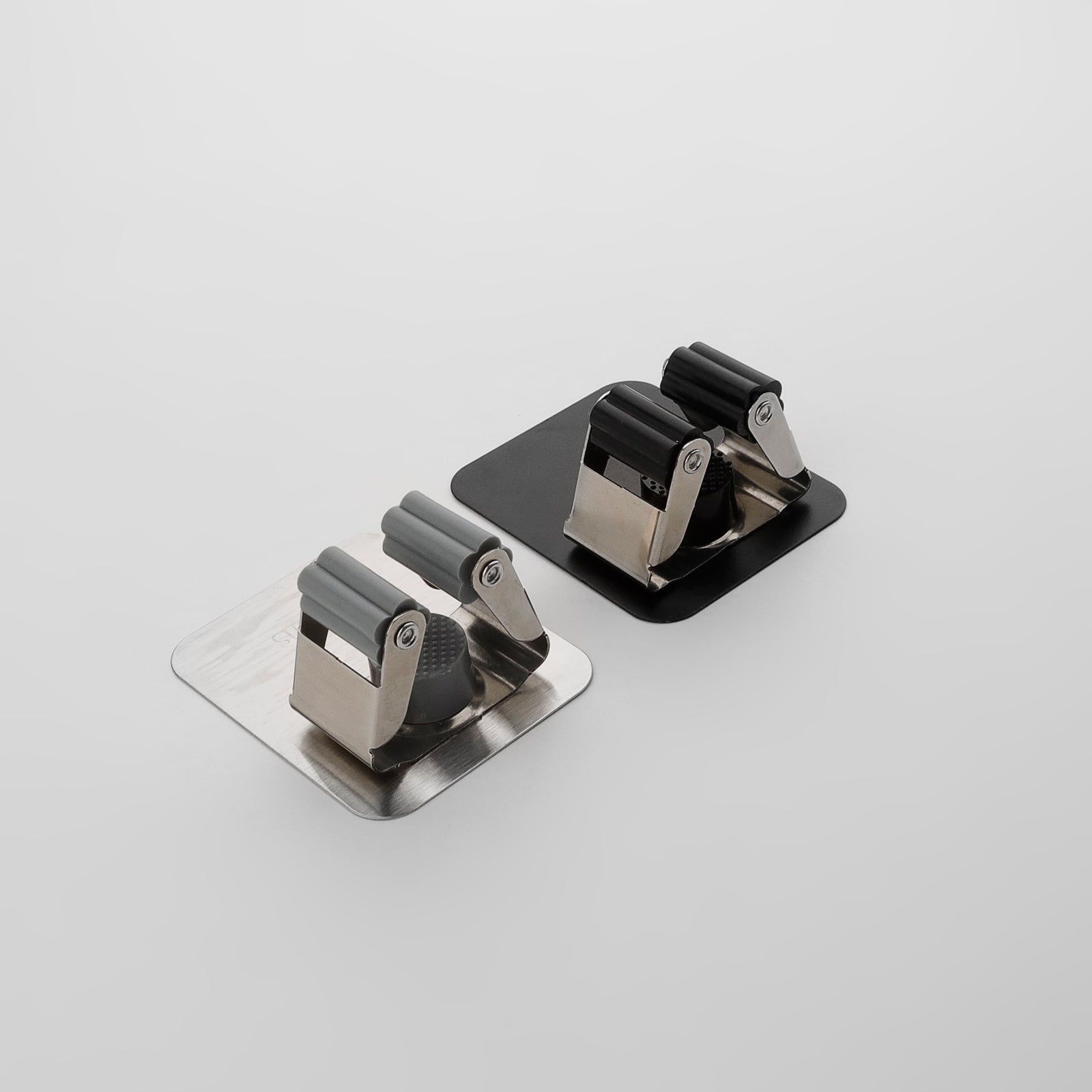 Wall blade holder