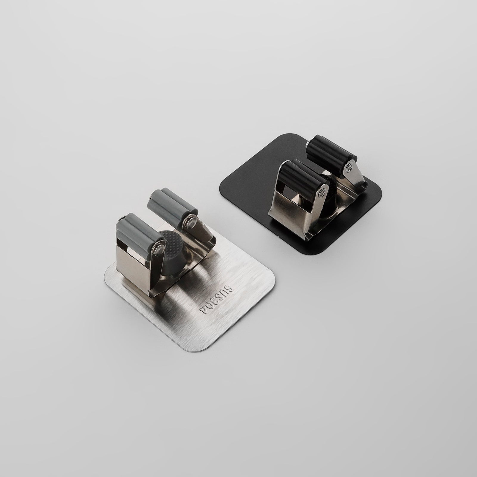 Wall blade holder