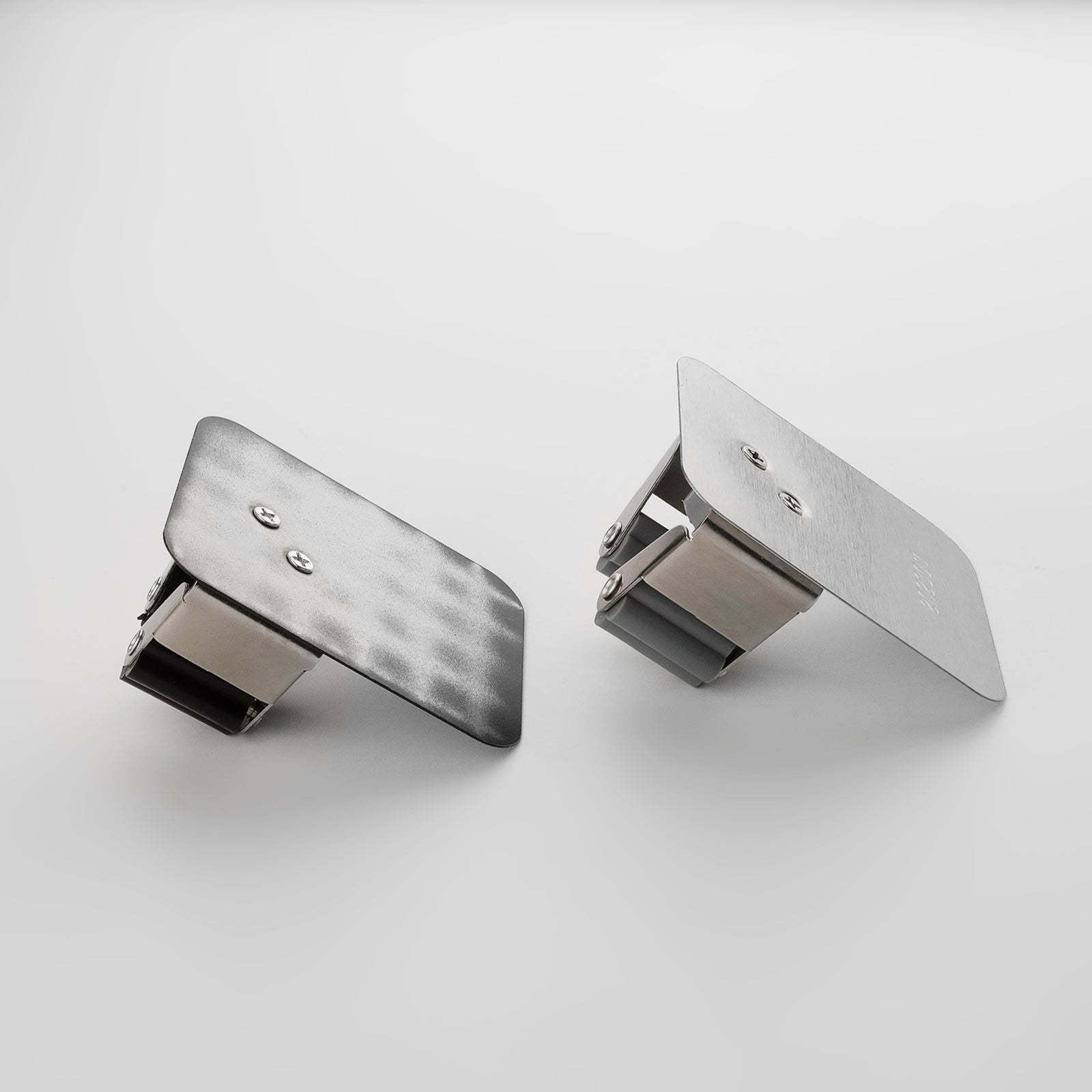 Wall blade holder